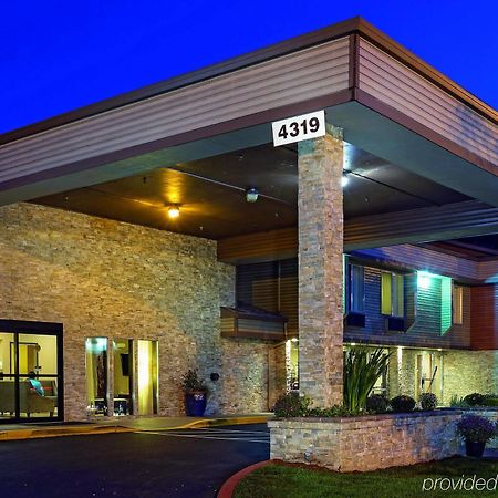 Готель La Quinta By Wyndham Portland Nw Екстер'єр фото